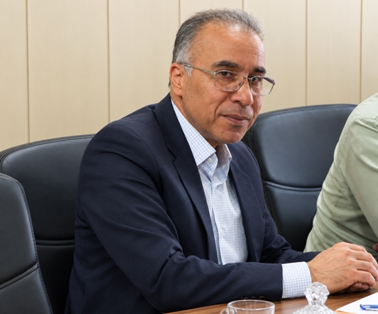دکتر علی راوری 